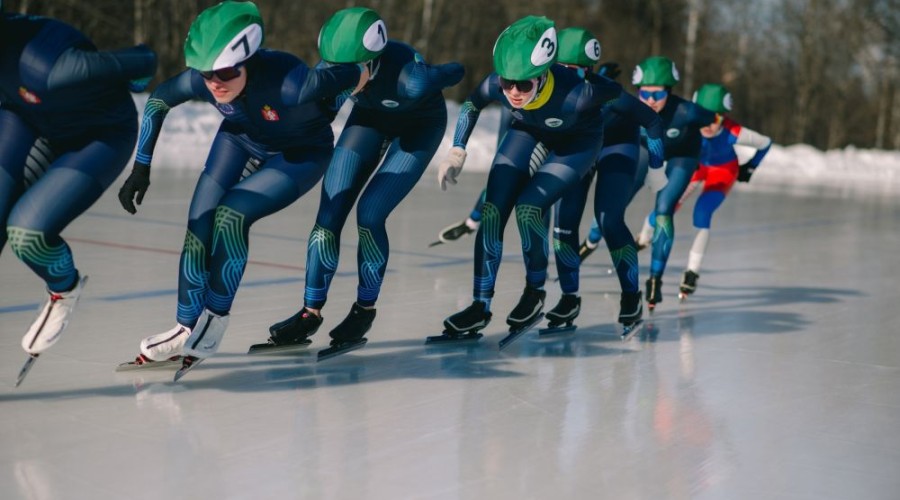 Конькобежцы Заречного продолжают завоёвывать медали