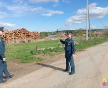 А мы опять про свалки: искать их по территории Заречного и в окрестностях поехали два важных должностных лица