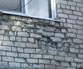 Жители Белоярского сообщили о разрушении стены дома из-за протечек кровли