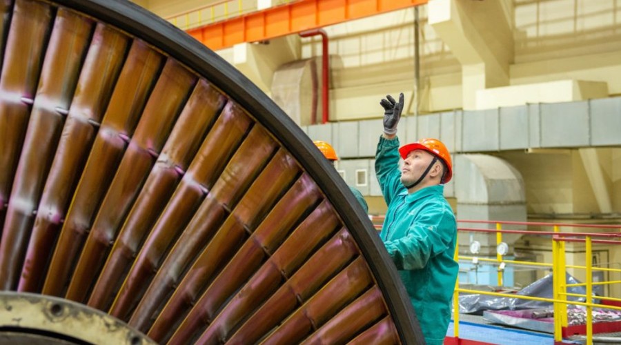 БН-800 работает на все