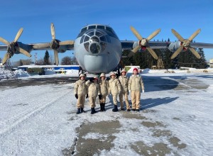 Торжественная клятва юнармейцев на военном аэродроме Кольцово