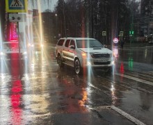 Сотрудники Госавтоинспекции Заречного устанавливают обстоятельства ДТП, в котором пострадал пешеход