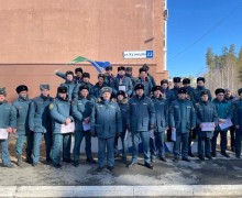 Пожарные состязались, кто быстрее добежит до 18-го этажа