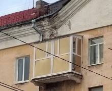 Услуги по остеклению и отделке балконов