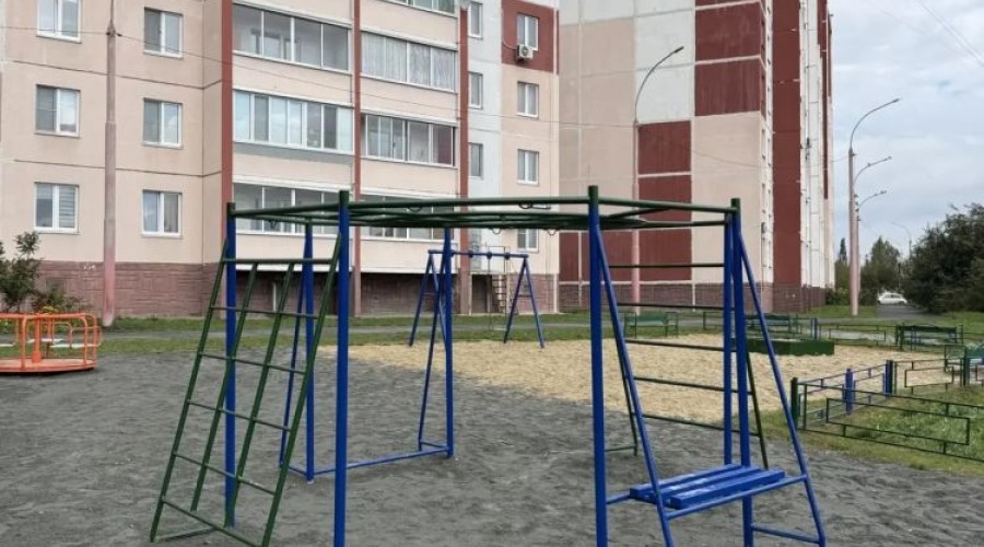 Жители домов на Уральской добились благоустройства детской площадки