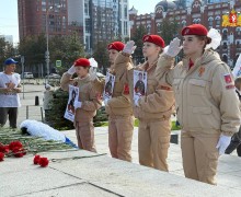 В Екатеринбурге состоялся автопробег «Броня крепка и танки быстры», посвящённый празднованию Дня танкиста и 105-летию отечественного танкостроения