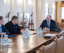 Ключевые проекты строительства, реконструкции и капитального ремонта дорог Свердловской области обсудили врио губернатора Денис Паслер и руководитель Федерального дорожного агентства Роман Новиков