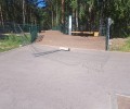 ПОЛОМАННОЕ ОГРАЖДЕНИЕ ОБНАРУЖИЛ подрядчик на каскадной лестнице