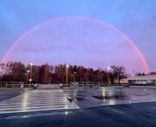 Через такую арку сегодня наши сотрудники идут к 1-й проходной Белоярской АЭС