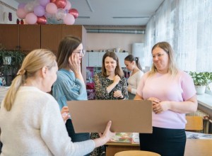 Для учителей школы №6 провели мастер-класс по живописи