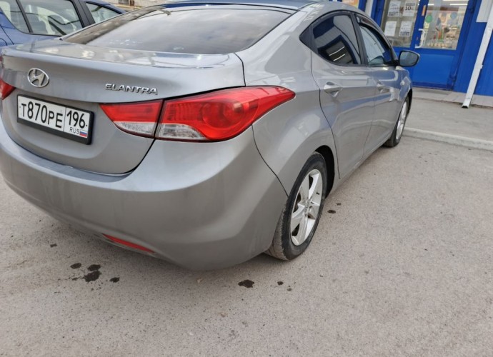 Hyundai Elantra, 2011