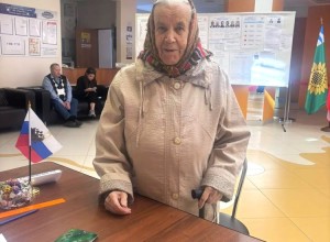 Избиратели старше 90 лет приходят на участки в Заречном