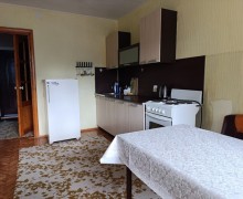 Сдам однокомнатную квартиру на длительный срок на ул. Ленинградской, 29