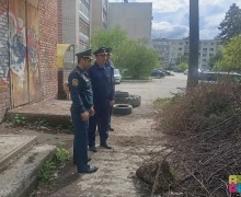 А мы опять про свалки: искать их по территории Заречного и в окрестностях поехали два важных должностных лица