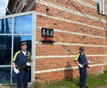 В Белоярском открыли мемориальную доску погибшим сотрудникам ГИБДД