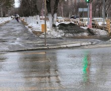 У СВЕТОФОРА НА ЛЕНИНА-БАЖОВА  ПРОДЛИЛИ ЗЕЛЁНЫЙ СВЕТ 