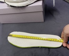 Кросовки р- 40-41 б/у не более 2 недель, в хорошем состоянии