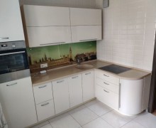 Двухкомнатная квартира в аренду на длительный срок на Алещенкова 8
