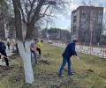 СЕГОДНЯ в тёплый апрельский день сотрудники предприятий вышли на традиционные весенние субботники