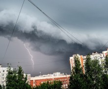 ВНИМАНИЕ Сегодня ночью 7 июня, местами в Свердловской области ожидаются грозы, сильные ливни, град, шквалистое усиление ветра