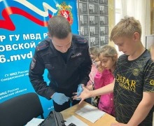 Школьники Заречного узнали секреты криминалистики и познакомились со служебными собаками