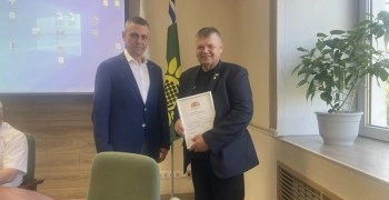 Вице-губернатор Свердловской области отметил заслуги зареченского активиста