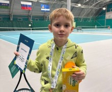 Теннисист из Заречного одержал победу на турнире Open Kids Tour в Тюмени