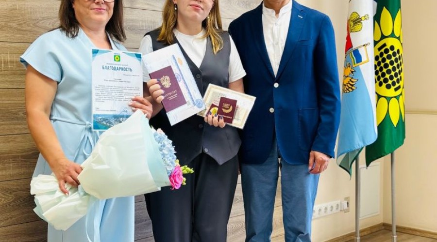 Копилка медалей зареченских выпускников пополнилась: теперь их 29, из них 18 золотых