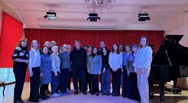 22 февраля 2026 года юные музыканты Детской музыкальной школы Заречного посетили мастер-классы известных исполнителей