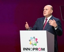 Денис Паслер на ИННОПРОМе оценил технологический прогресс промышленности Свердловской области