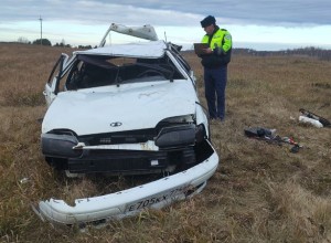 Сотрудники Госавтоинспекции Заречного устанавливают обстоятельства ДТП, в котором пострадали пассажирки автомобиля