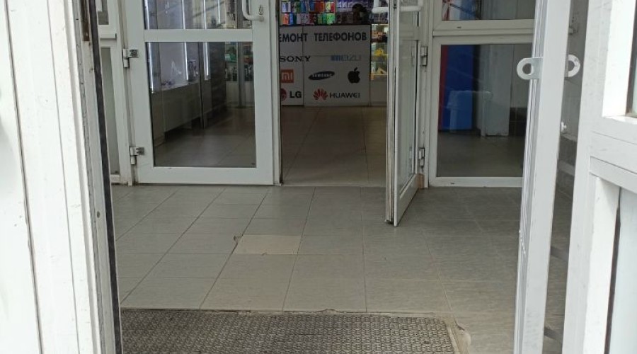 В Заречном устранены препятствия для маломобильных граждан у «Дома торговли»