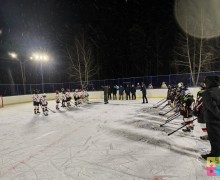 Хоккейный корт во дворе Курчатова, 29 и 31 сегодня торжественно открыли - он практически новый!