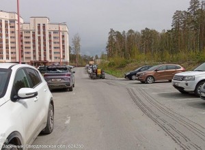 С начала мая в Заречном ведется уборка внутридворовых проездов и стоянок