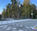 На улице Ленина у Покровского храма установили хромовые ограждения вместо оранжевых