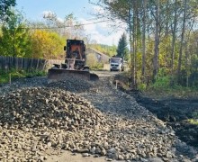 На улице Коммунаров в Заречном начался ремонт