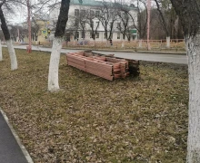 На ул. Ленина демонтируют дорожные ограждения