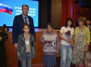 В Белоярском районе вручили государственные и ведомственные награды участникам СВО
