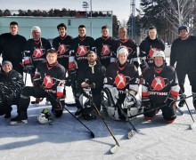 Волевая победа: Феникс-Ю победил в чемпионате Заречного по хоккею