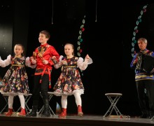 11 ОКТЯБРЯ во дворце культуры «Ровесник» состоялся областной конкурс любительских оркестров и ансамблей русских народных инструментов «Звон струны и песнь баяна