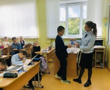 В школе №1 Заречного школьников приняли в Юные Инспекторы Движения