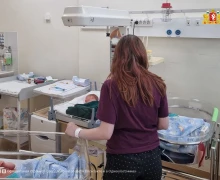 В Областном перинатальном центре выходили тройню, родившуюся на полтора месяца раньше срока