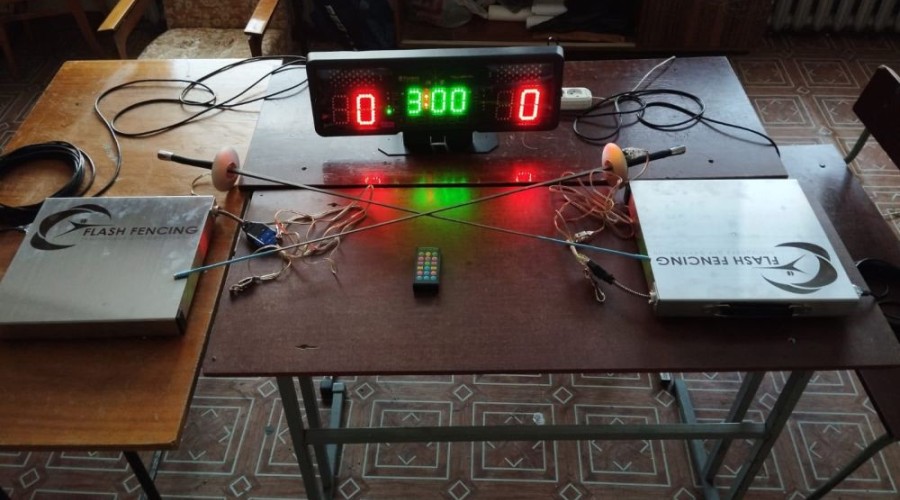 Воспитанники отделения фехтования Спортивной школы «Десантник» провели соревнования к юбилею родного города