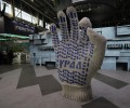 Новый арт-объект в виде 3-метровой строительной перчатки может появиться в Екатеринбурге