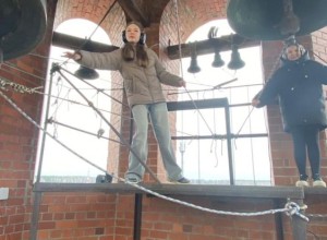 21 апреля ученики 5а класса Мезенской школы ходили на экскурсию в Храм на колокольню