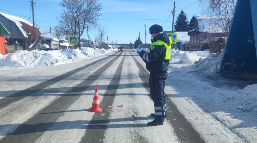 В Мезенском на пешеходном переходе сбили школьницу