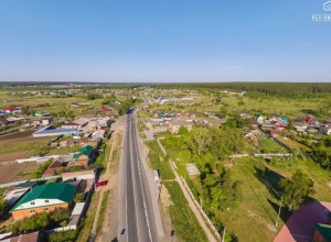 Жители Мезенского получат тротуар на части дороги, но ждать придется долго