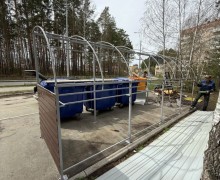 Управляющая компания ДЕЗ обновляет контейнерный площадки, которые находятся под их управлением