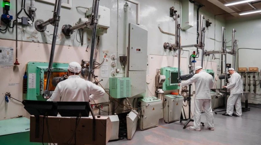 Институт реакторных материалов получил лицензии на продление работы на ядерную установку, пункт хранения ядерных материалов и корпус защитных камер