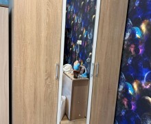 Комплект мебели б/у: кровать, шкаф и стол — срочная продажа